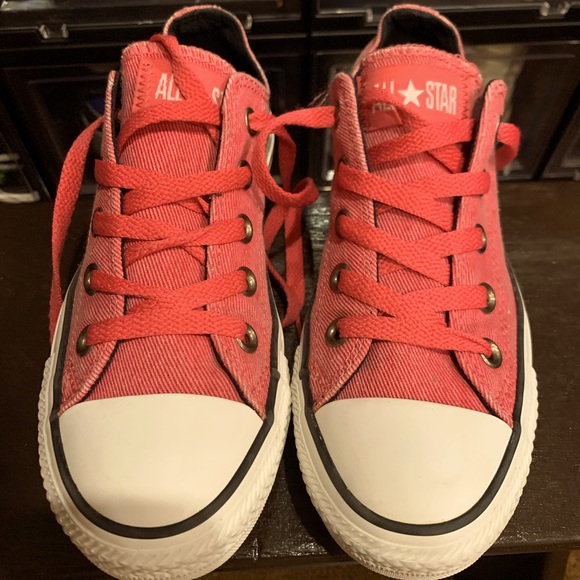 Converse - Picture 1 of 6